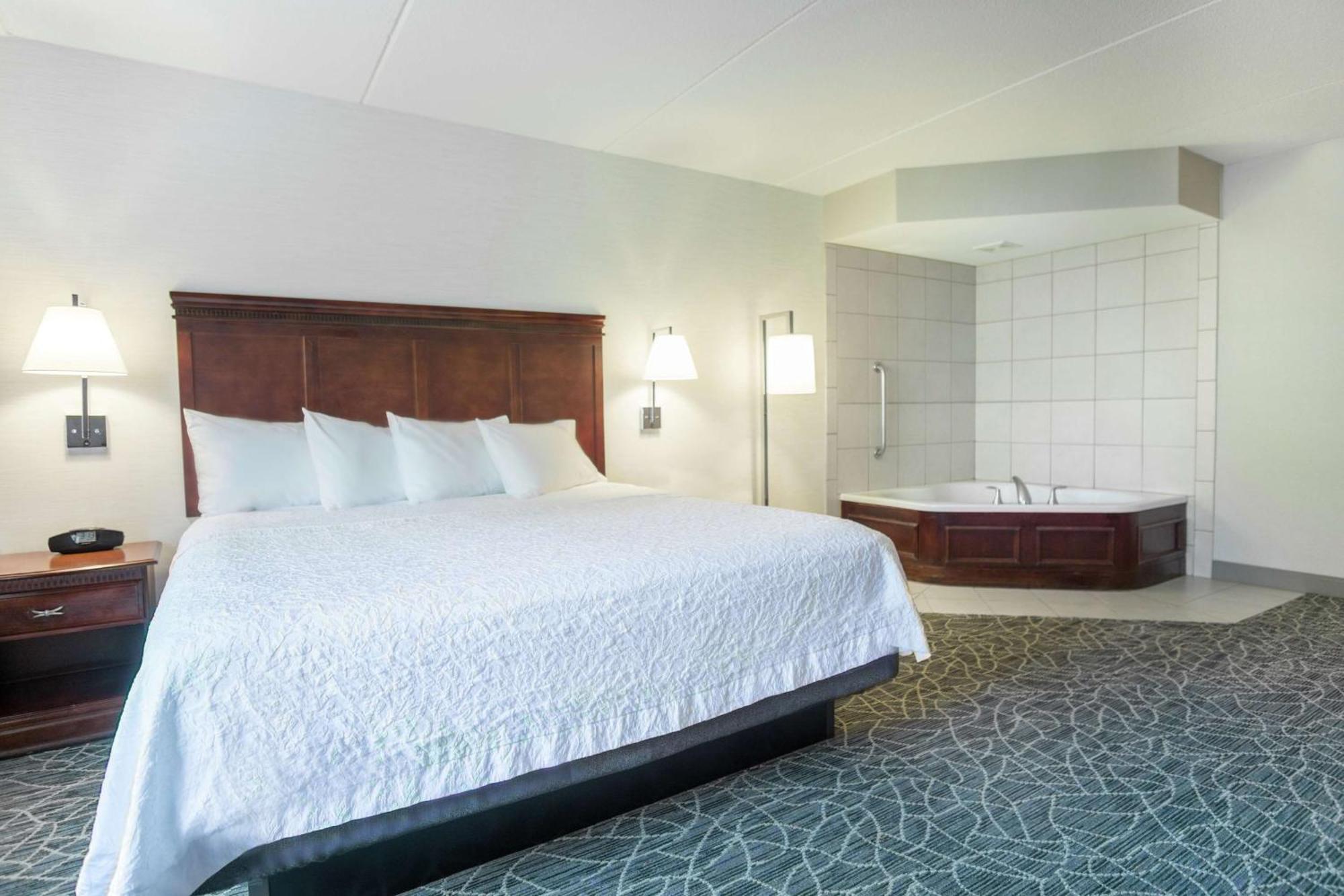 Hampton & Berkshires-lenox Hotel