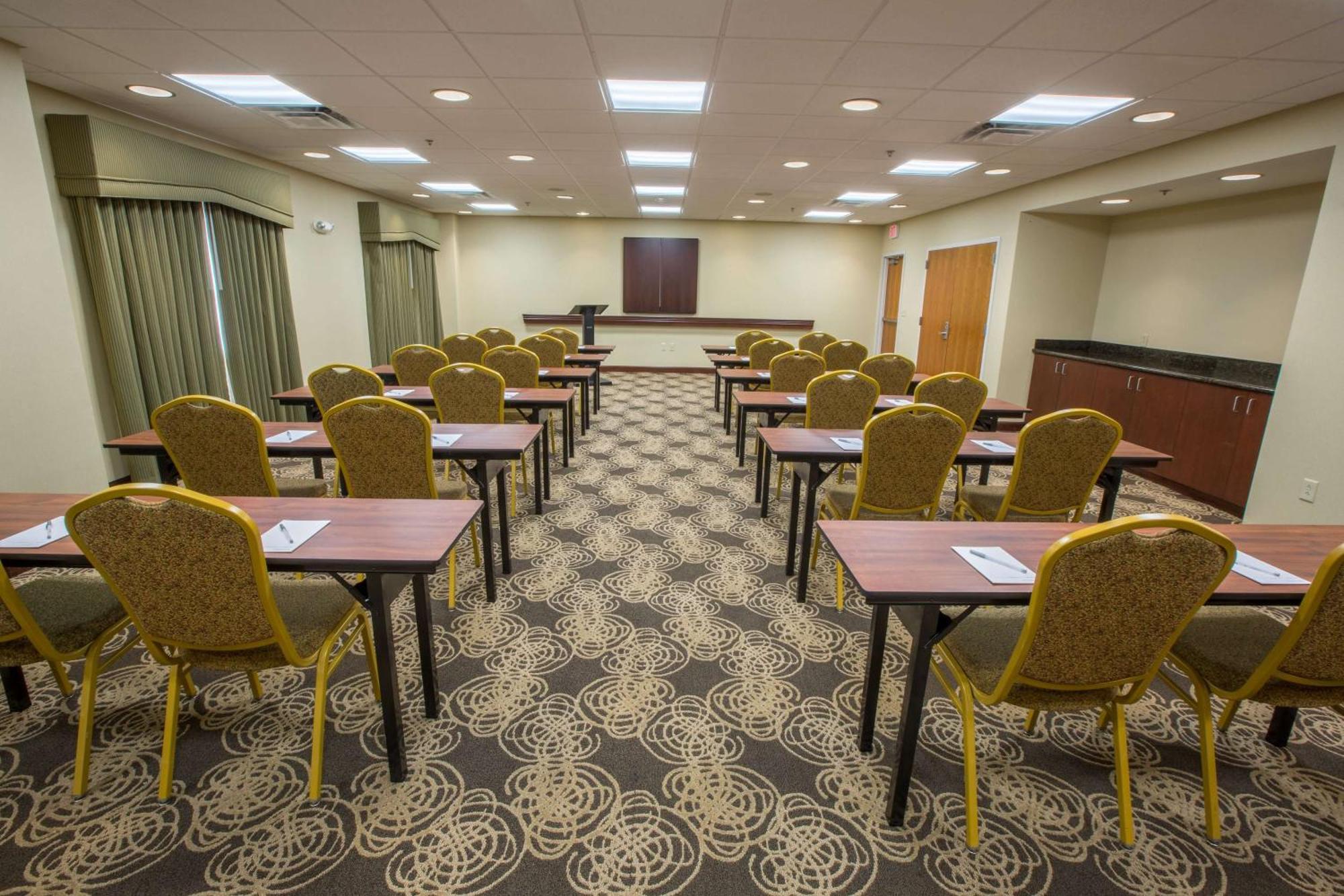Hampton & Berkshires-lenox Hotel